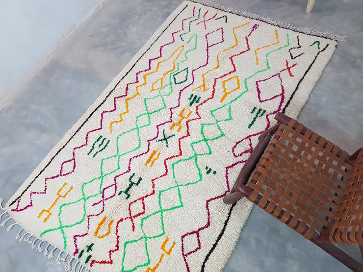 Handgefertigter Azilal-Teppich, 240 x 155 cm || 7,87 x 5,09 Fuß, AZ-170