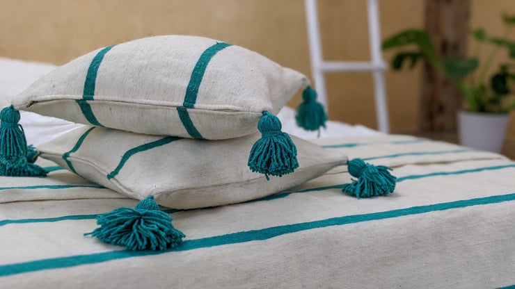 Marokkanische Wolle Pom Pom Decke + 2 Kissenbezüge - KENZA & CO