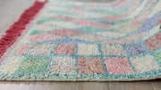 Handgefertigter Azilal-Teppich, 235 x 150 cm || 7,71 x 4,92 Fuß - KENZA & CO