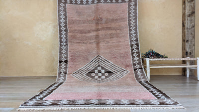 Alter Boujaad-Teppich, 325 x 170 cm || 10,66 x 5,58 Fuß - KENZA & CO