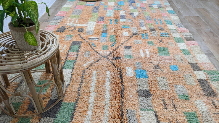 Handgefertigter Azilal-Teppich, 250 x 155 cm || 8,2 x 5,09 Fuß - KENZA & CO
