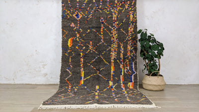 Handgefertigter Azilal-Teppich, 230 x 130 cm || 7,55 x 4,27 Fuß - KENZA & CO